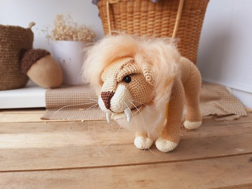 Rizhik_toys Realistic animal toy lion wool yarn sculpture. Stuffed lion toy. Natural figure