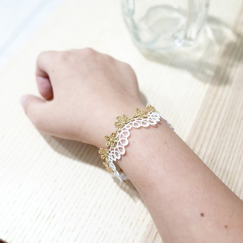 【Q-cute】 court wind lace - bracelet - Bracelets - Other Materials White