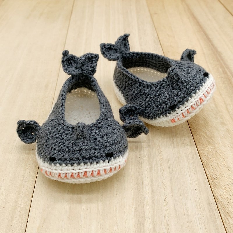 サメのかぎ針編みのベビーブーツ履物サンダル幼児灰色のサメの靴 - ベビーシューズ - コットン・麻 グレー