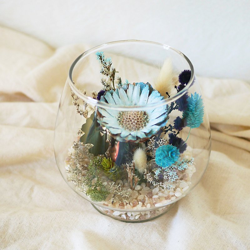 Norwegian Forest - blue glass table flowers dried sunflowers Africa Father's Day / Birthday - Plants - Plants & Flowers 