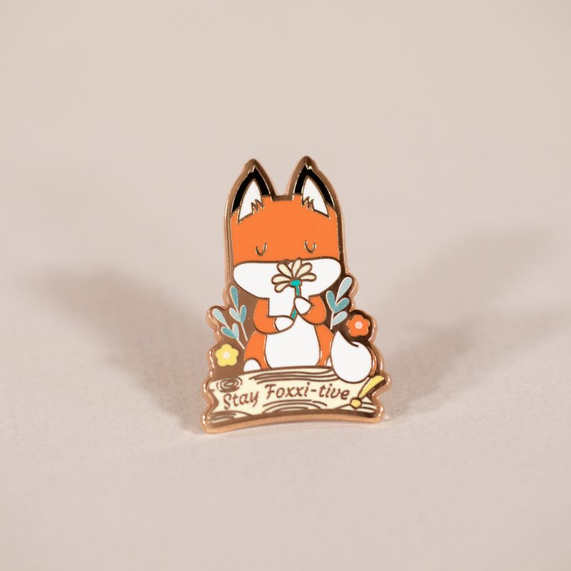 Bellzi | Foxxi-Stay Foxxitive 狐狸徽章-保持正能量 - 徽章/別針 - 琺瑯 紅色