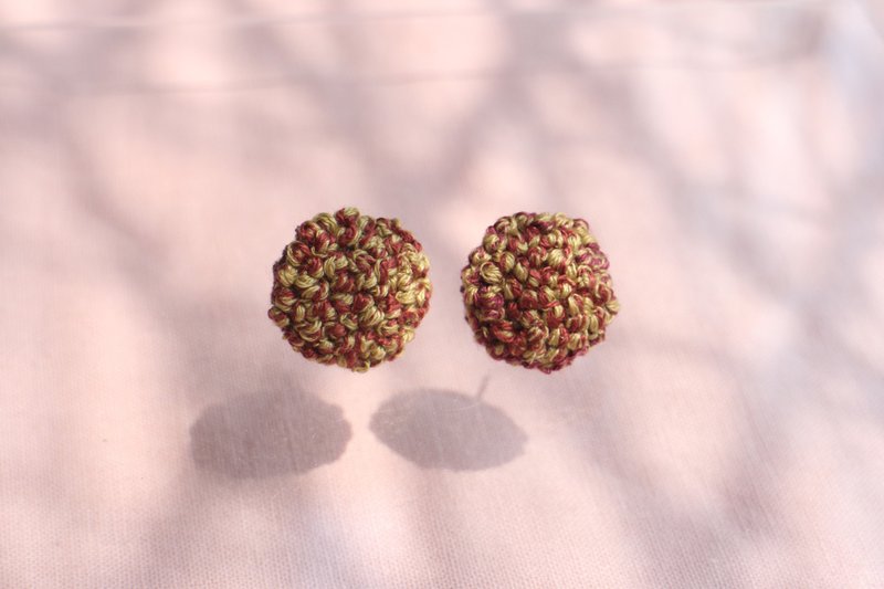 刺繡耳環 / 101 秋 / 純銀耳針款 - 耳環/耳夾/耳骨夾 - 繡線 咖啡色