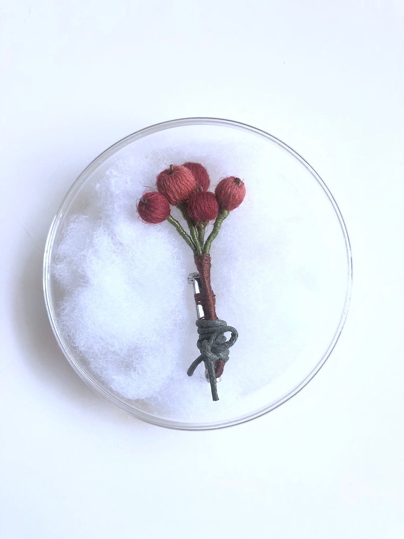 Red berry three-dimensional plant brooch - Brooches - Thread Red