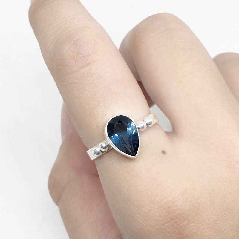 倫敦藍托帕石925純銀異國設計戒指 尼泊爾手工鑲嵌製作(款式1) - 戒指 - 寶石 藍色
