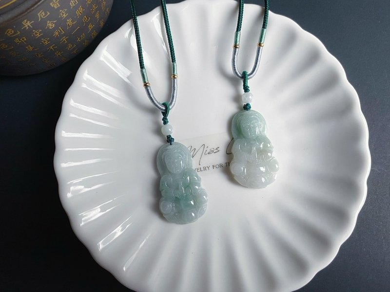 Natural Burmese Jade Emerald Glowing Green Guanyin Bodhisattva Gift Jade Pendant Necklace for Peace and Health - สร้อยคอ - หยก สีเขียว