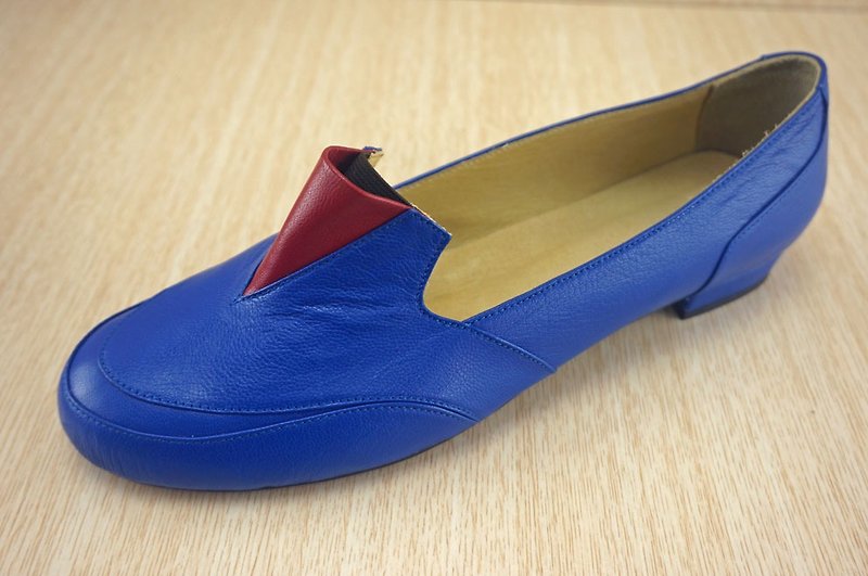 Round shoes low heels horns - รองเท้าลำลองผู้หญิง - หนังแท้ สีน้ำเงิน