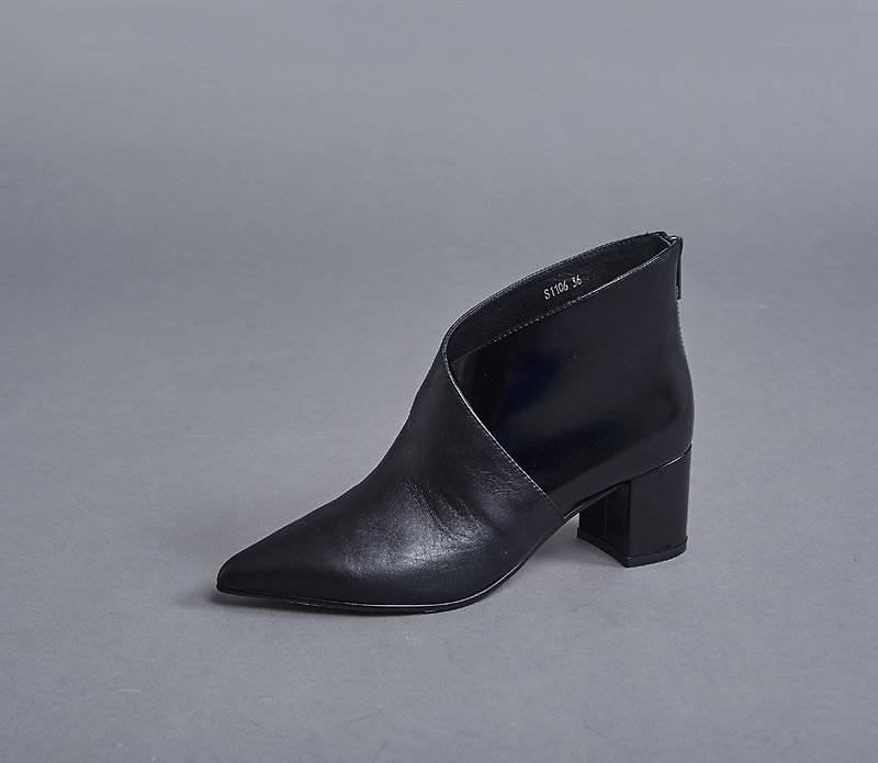 Overlapping fork short tube thick heel boots black - รองเท้าบูทสั้นผู้หญิง - หนังแท้ สีดำ