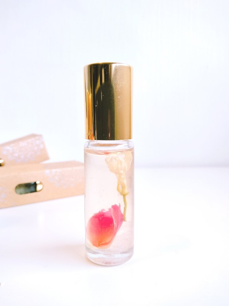 VEDA【薔薇女神】 戀愛 桃花 人緣 魔法 香氛 按摩滾珠精油 玫瑰 薰衣草 茉莉 粉晶 甜杏仁油 5g - 香氛/精油/擴香 - 植物．花 粉紅色