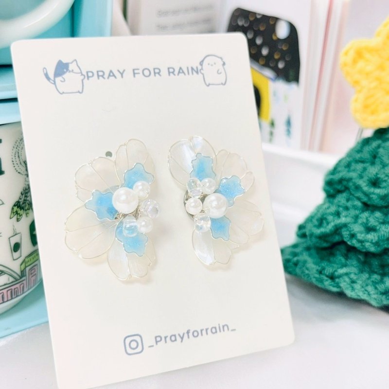 聖誕特輯-冬夜天鵝湖耳環 / 手作水晶花飾品 - 耳環/耳夾/耳骨夾 - 樹脂 藍色