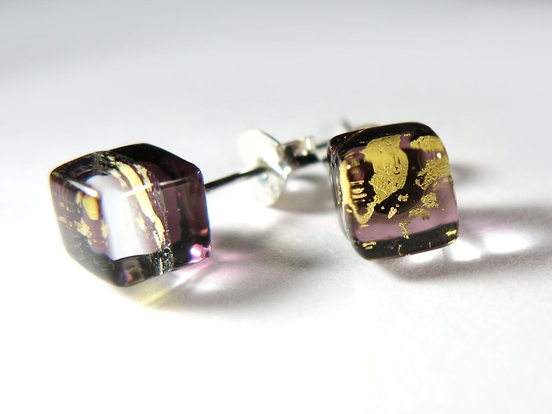 Ice cube gold leaf glass sterling silver ear pin / wine red - Earrings & Clip-ons - Glass Purple