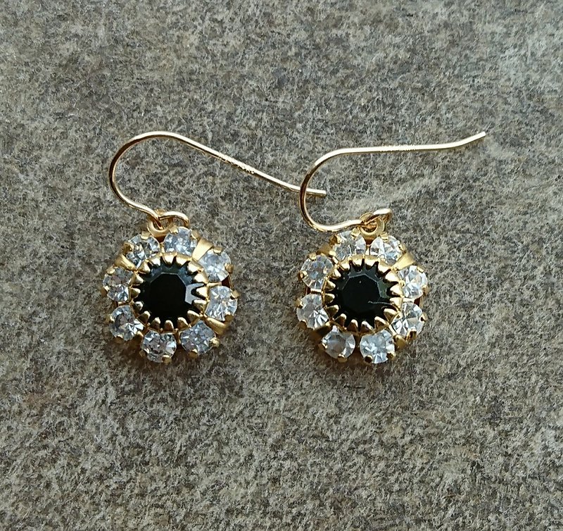 Vintage Swarovski Flower Earrings - Earrings & Clip-ons - Glass 