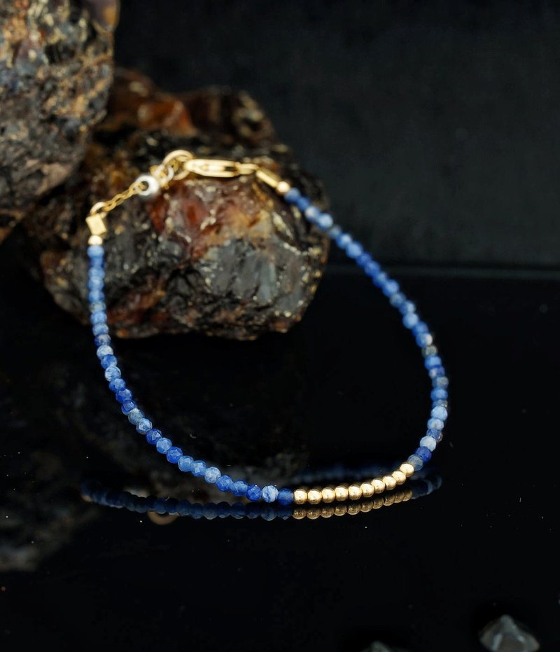 Superfine 1/20 14K Gold Filled Light Sodalite Bracelet with Japan Memory Wire - สร้อยข้อมือ - คริสตัล 