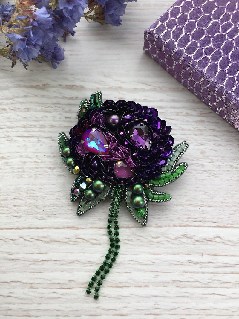 Peony brooch Peony flower Peony beaded brooch, handmade flower brooch, peony - Brooches - Glass Purple