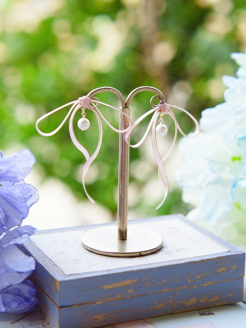 葵子手作 芭蕾少女 全手工制立體法式垂墜緞帶長蝴蝶結925銀耳釘 - 耳環/耳夾/耳骨夾 - 樹脂 粉紅色