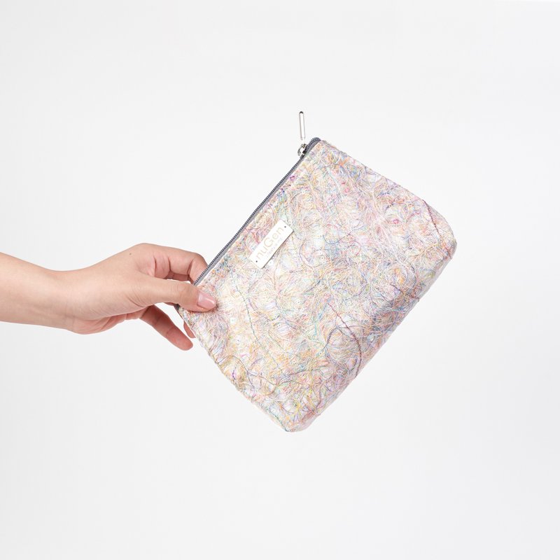 循環紗刺繡 - 愛自己化妝包 Self-Love Pouch/刺繡化妝包 - 化妝包/收納袋 - 聚酯纖維 多色