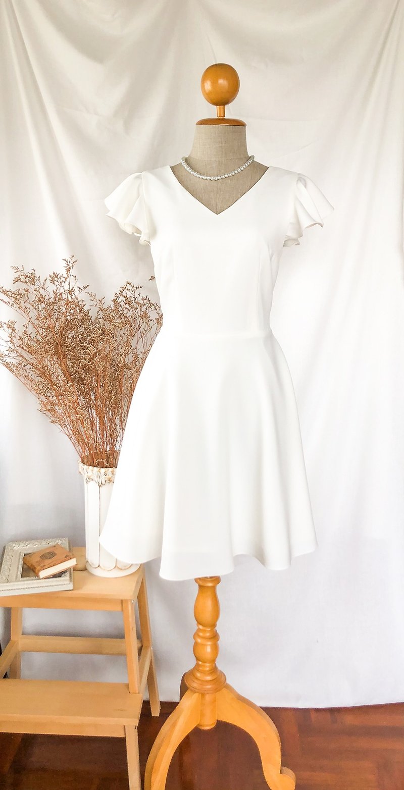白いウエディングドレス、ホワイトドレス、ウエディングドレス、ホワイトウエディングホワイト、フリルスリーブ、ヴィンテージスタイル - ワンピース - ポリエステル ホワイト