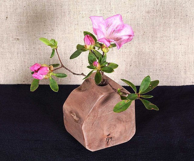 Why not display your favorite flowers Driftwood vase, flower base, single  flower - Shop driftwoodartdesign Pottery & Ceramics - Pinkoi
