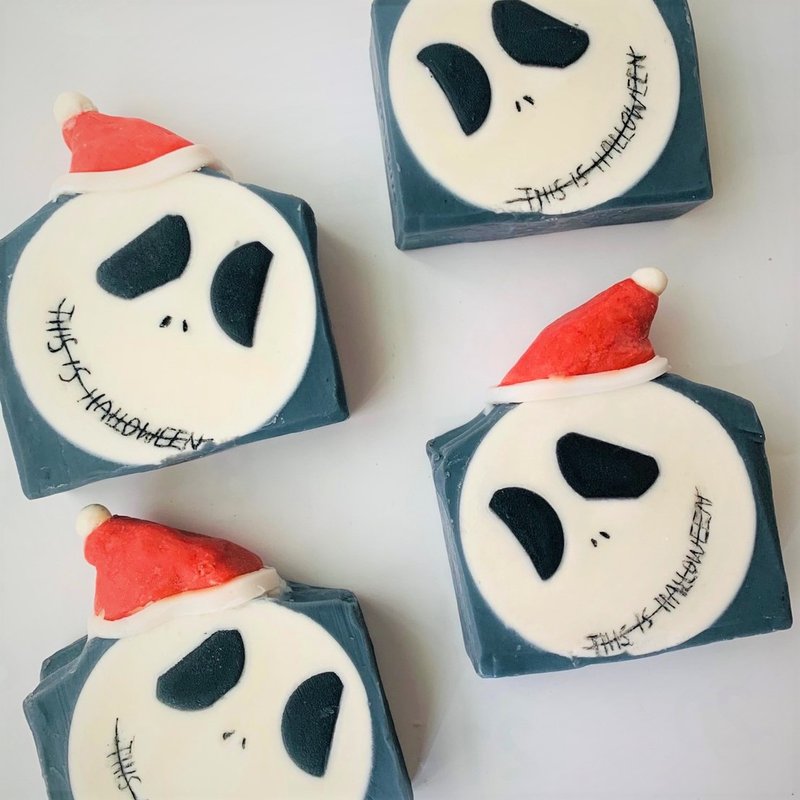偷了聖誕帽的Jack Skellington | 聖誕節手工皂 交換禮物 - 肥皂/手工皂 - 其他材質 黑色