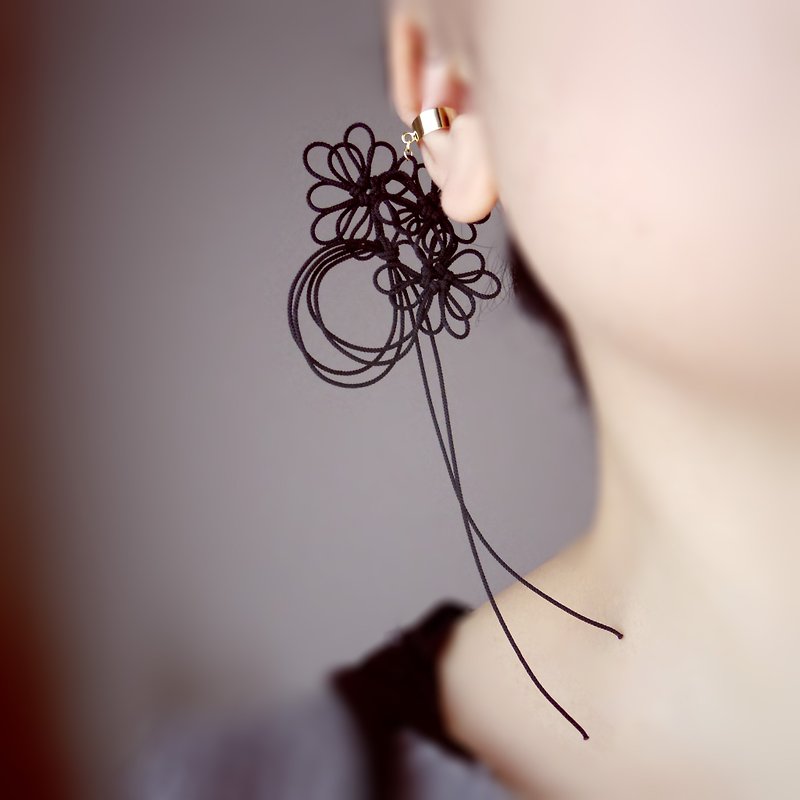 かたっぽイヤーカフ　ゆらかげうつる - 耳環/耳夾 - 聚酯纖維 黑色