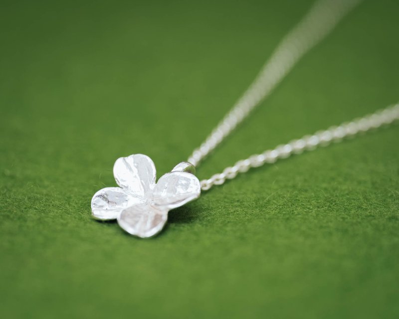 クローバー ミニ ペンダントトップ (チェーンセット) - 項鍊 - 銀 銀色