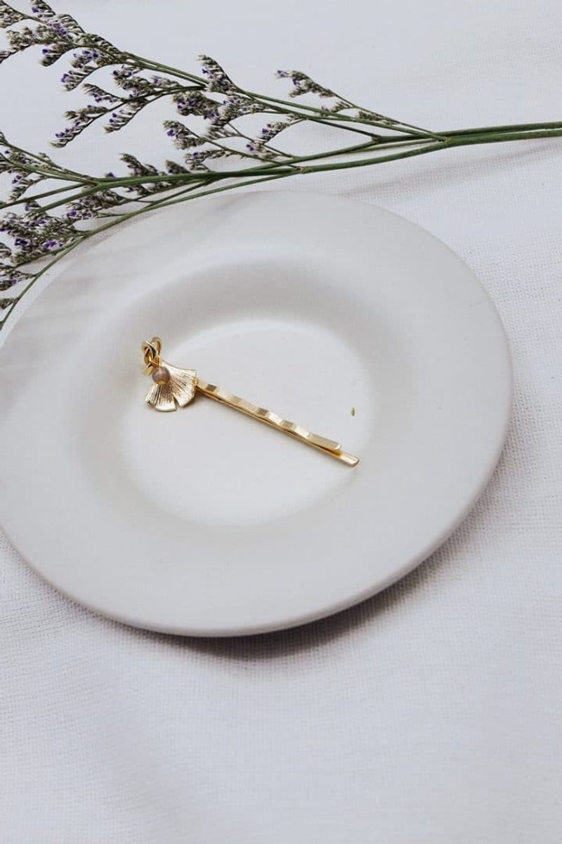 髮夾飾有黑色Cabadolite石吊墜。 - 髮夾/髮圈 - 其他材質 黑色