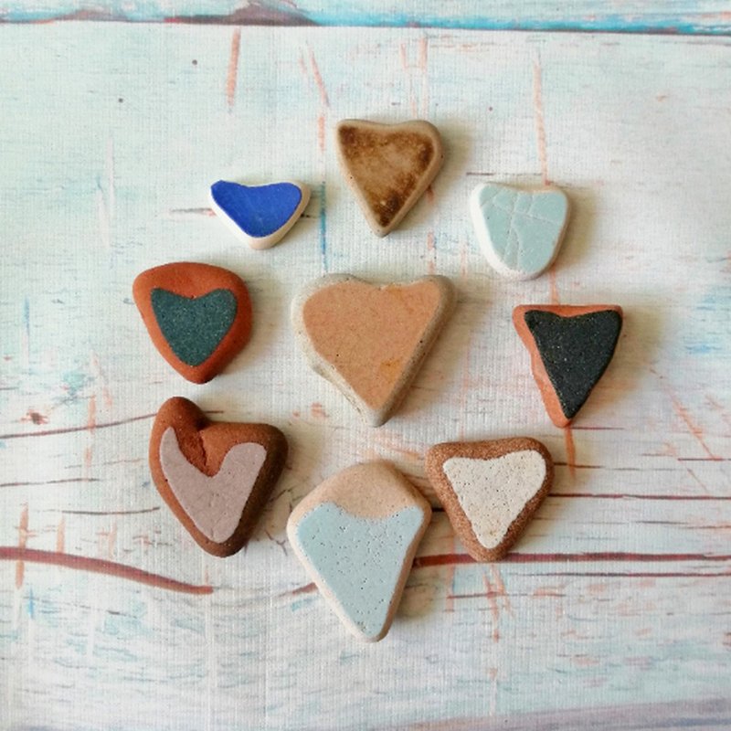 Sea pottery Heart 破碎的陶器 Colorful Ceramic Mosaic tiles/Broken Porcelain 老瓷器 - Pottery & Glasswork - Pottery Multicolor