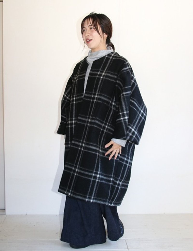 Black and white check dolman sleeve coat - เสื้อแจ็คเก็ต - ผ้าฝ้าย/ผ้าลินิน 