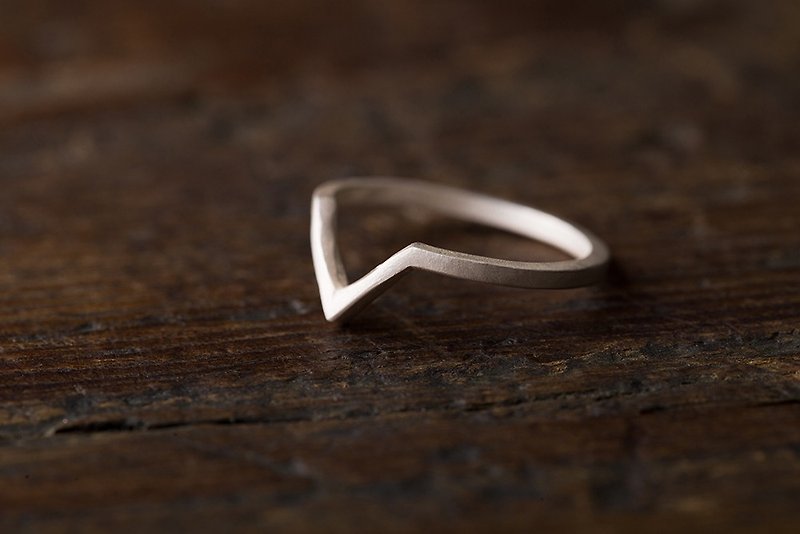 Beats Handmade Sterling Silver Ring 925 Silver Ring - แหวนทั่วไป - เงินแท้ ขาว