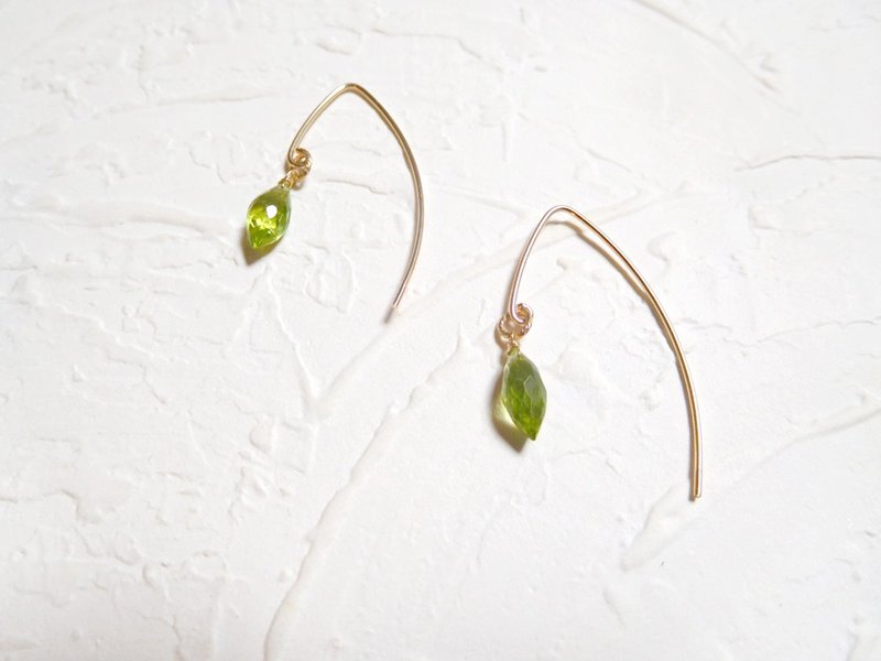 Package 14K gold olive Stone earrings elegant book section - Earrings & Clip-ons - Other Materials Green