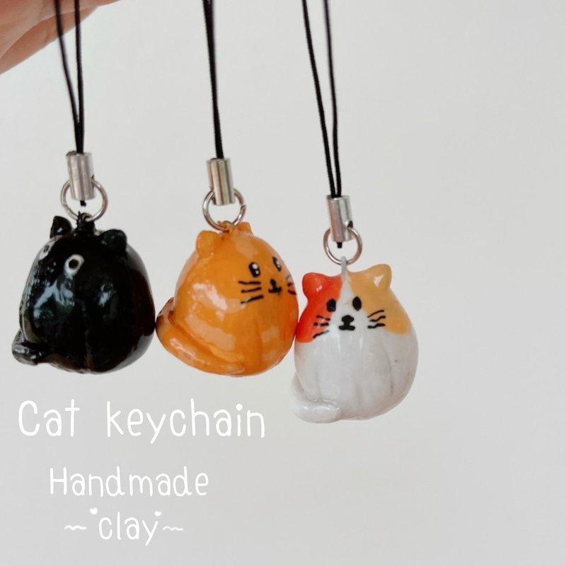 Handmade clay cat phone charm | Cute phone charm, handicraft gift - 手機配件 - 黏土 