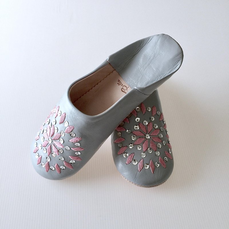 Babouche Slipper/拖鞋/綺麗な刺繍バブーシュ　アリナス グレー×ピンク - 其他 - 真皮 灰色