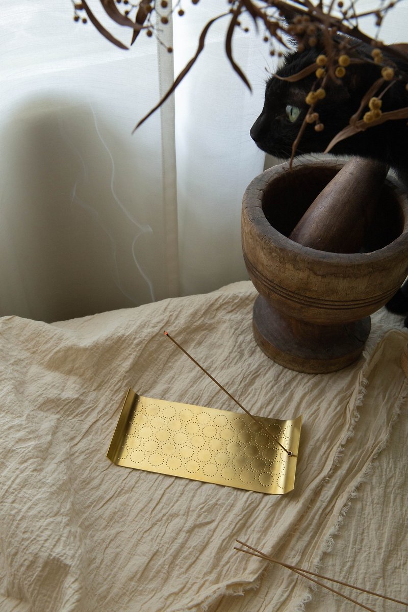 イエロー模様のプレート - アロマ・線香 - 銅・真鍮 ゴールド