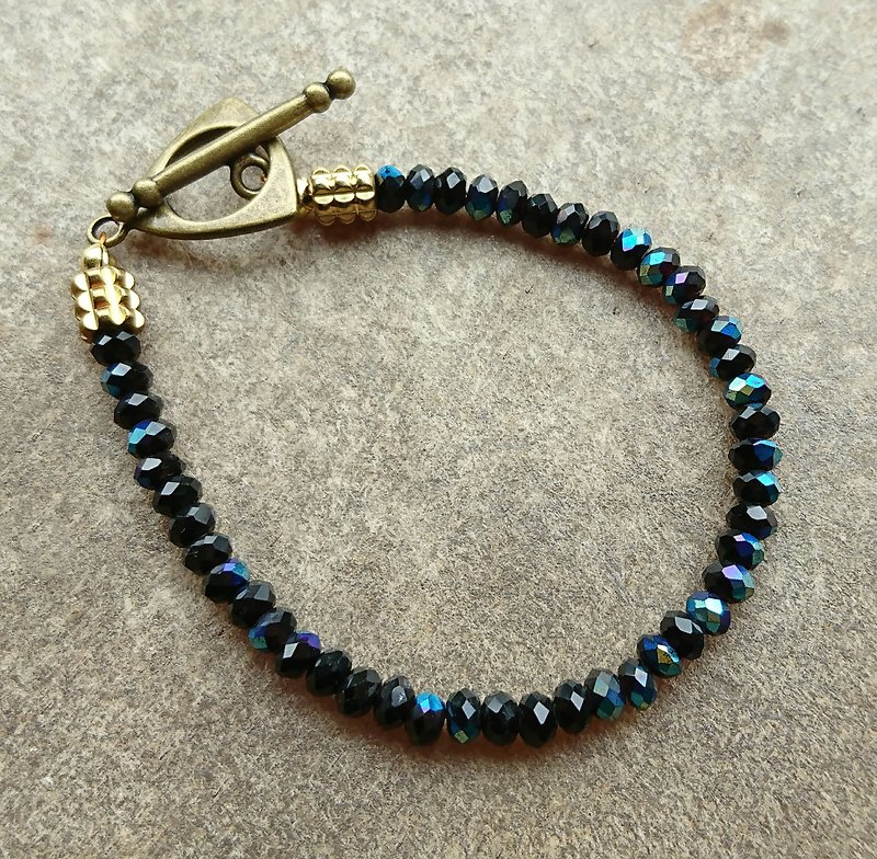 Dark Blue Glass Bracelet - สร้อยข้อมือ - โลหะ สีน้ำเงิน