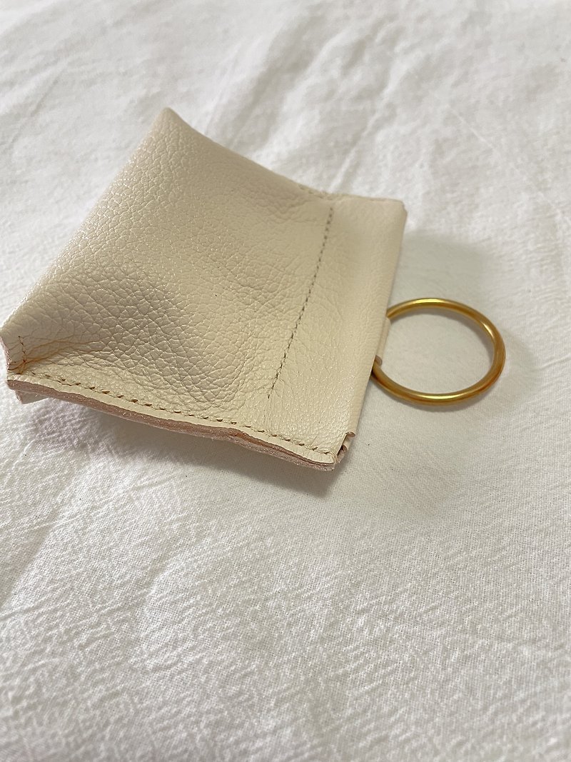 Bronze coin purse with copper ring mouth Creamy white leather coin purse - Coin Purses - Genuine Leather White