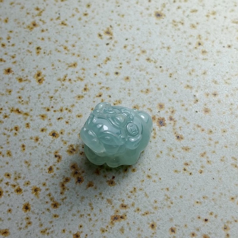 J0226天然翡翠A貨 . 冰種晴水貔貅.年年有餘.掛飾. - 擺飾/家飾品 - 玉石 