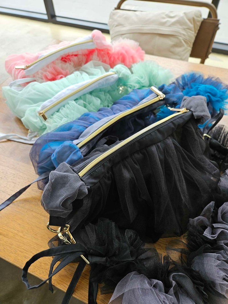 純手工網紗斜背包 – 附可拆卸肩帶的浪漫女人味包 - 側背包/斜背包 - 聚酯纖維 金色