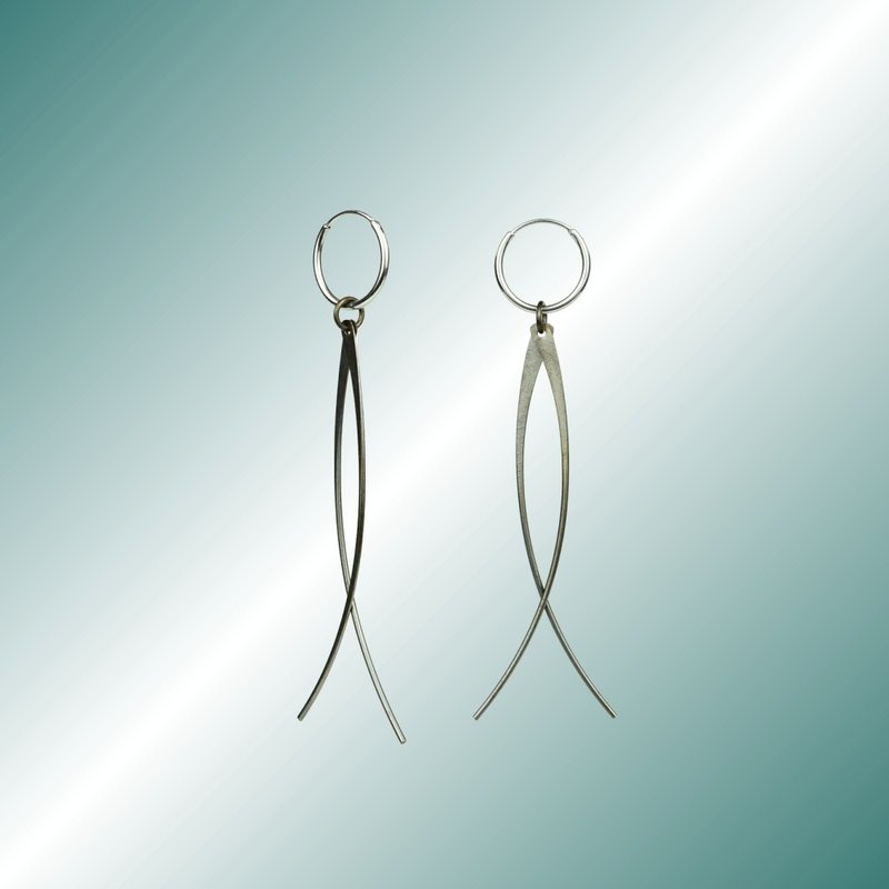 GUNMETAL Gunmetal Series Distressed Bronze Curved Needle Pendant Hoop Earrings - ต่างหู - สแตนเลส สีดำ