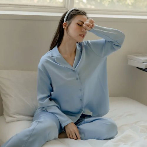 Rising Boutique l 練習有風格睡衣設計 設計款珍珠光感長袖套裝-冰川藍 純色釦(可加購刺繡服務)