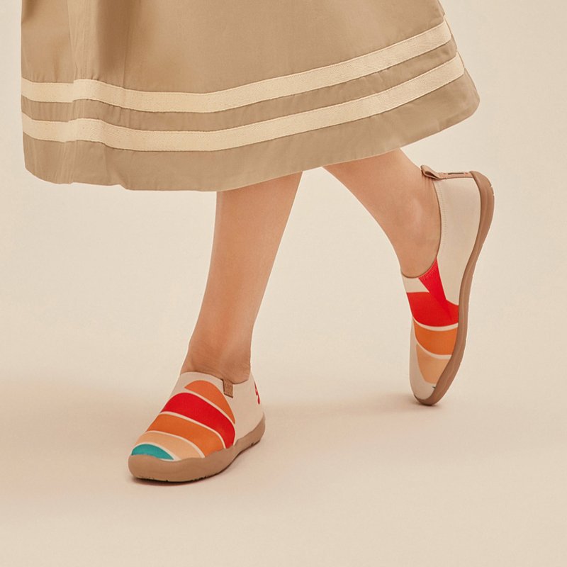 【 Uin 】西班牙原創設計 | 愛意拼湊 彩繪休閒 女鞋 - 女休閒鞋/帆布鞋 - 其他材質 多色