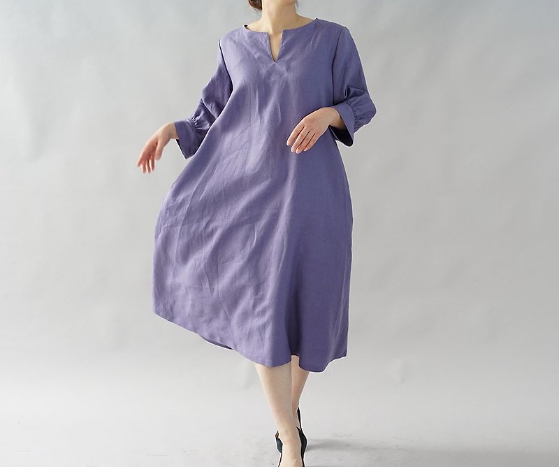 wafu  linen dress / slit neck / midi length / Viola-Se-Gliese / a46-5 - One Piece Dresses - Cotton & Hemp Purple