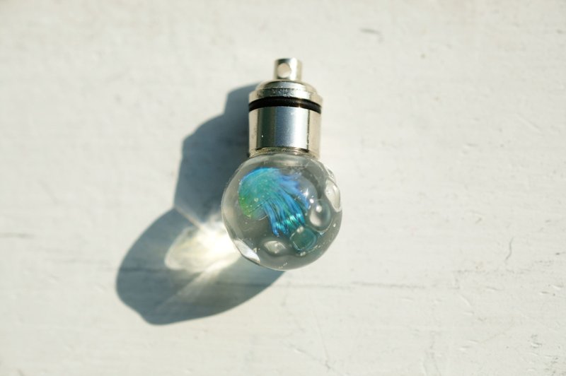 Jellyfish Lightbulb (green) 水母燈 (湖水綠色) - 頸鏈 - 玻璃 綠色
