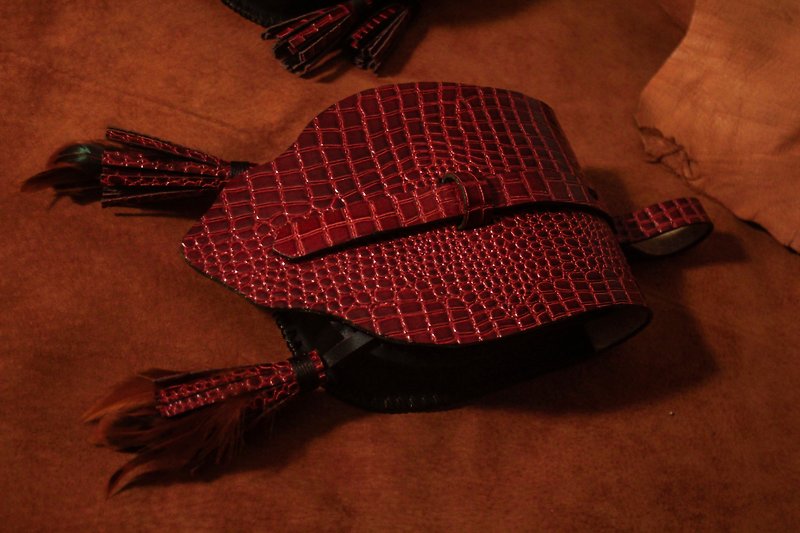 赤龍魔物包 中世紀風格包 LARP 鱷魚壓紋包 - 側背包/斜孭袋 - 真皮 紅色