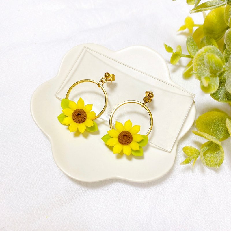 Simple sunflower handmade earrings | clay earrings - Earrings & Clip-ons - Clay Yellow