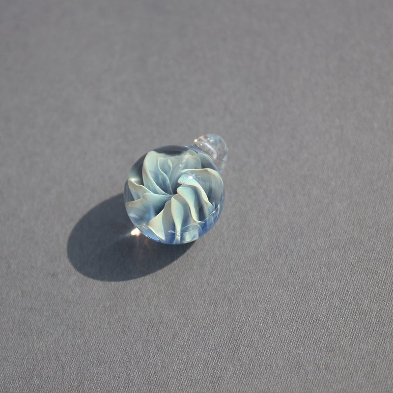 奶油花 宇宙星河玻璃項鍊 琉璃 交換禮物 生日禮物 飾品 - 項鍊 - 玻璃 藍色