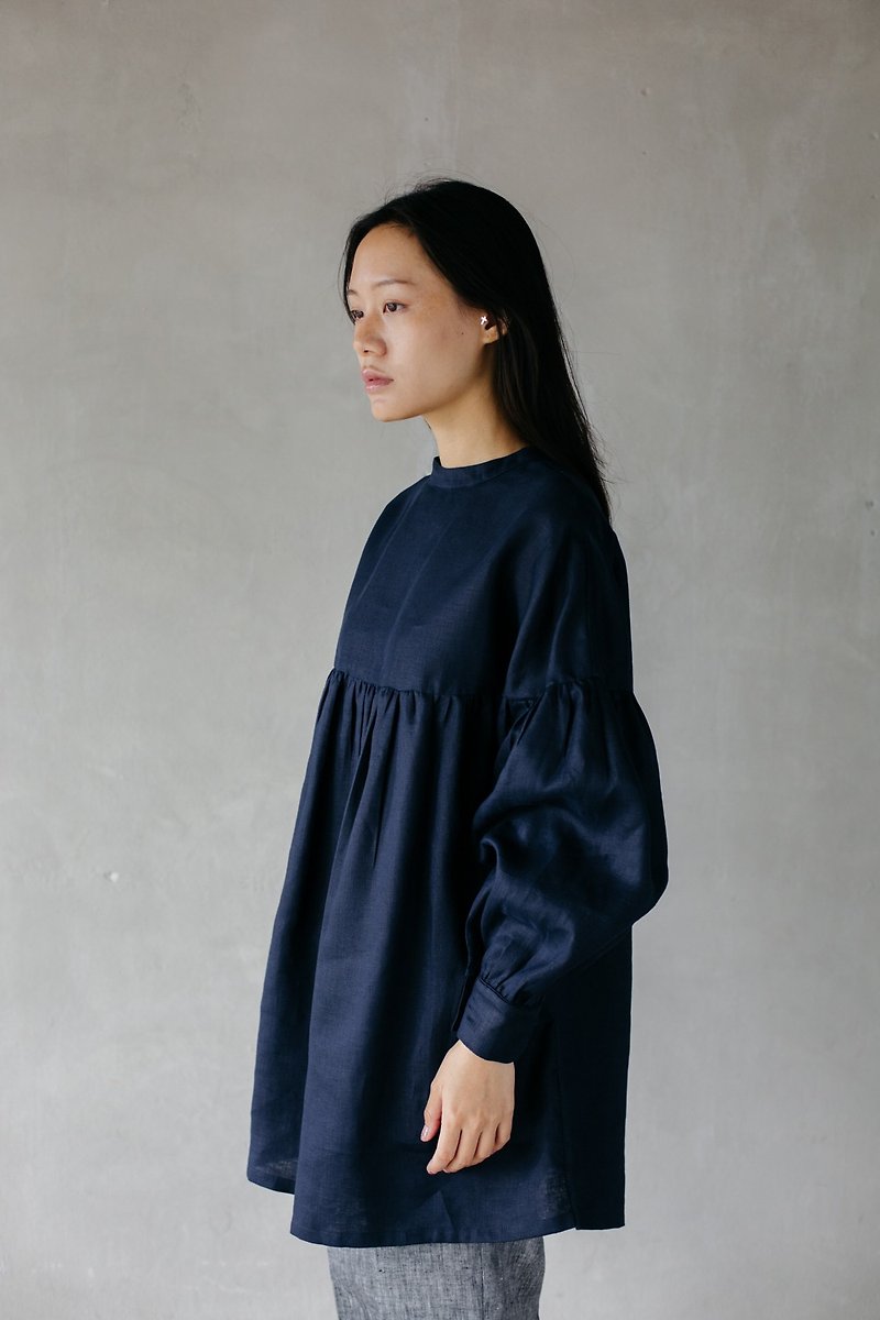 Long sleeve with frill top in Navy - 女裝 上衣 - 棉．麻 藍色