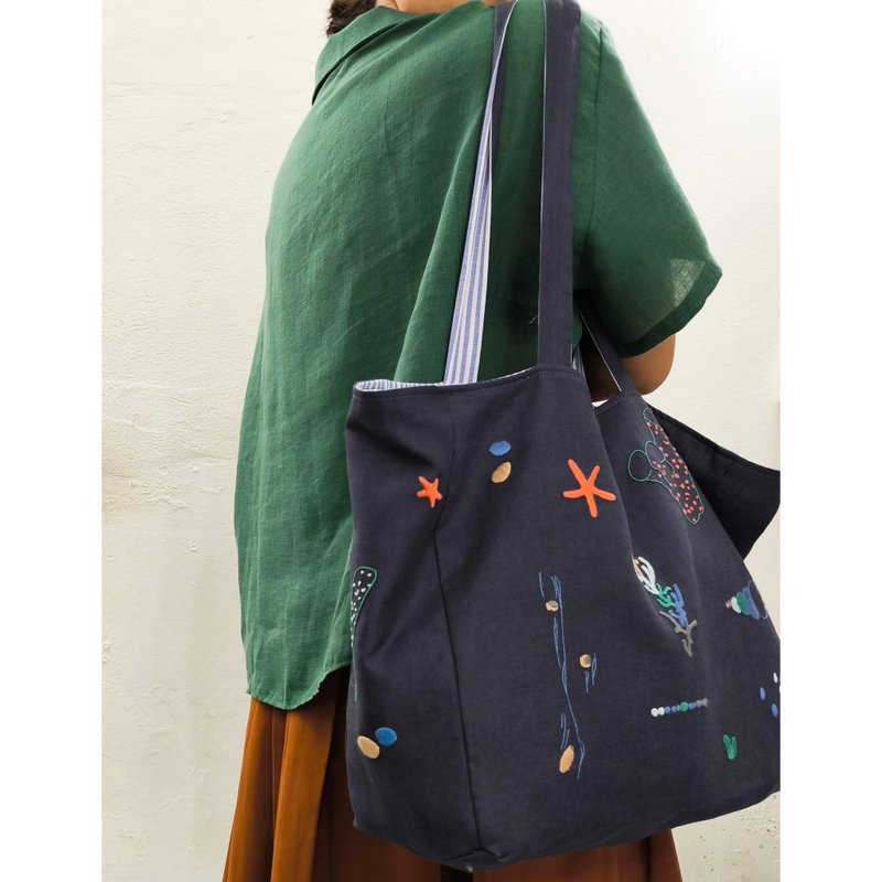 Embroidery | Linen | Blue shoulder bag - 其他 - 棉．麻 藍色