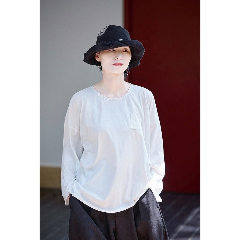 三季款簡白色輕薄柔軟簡約針織大T恤 - 女 T 恤 - 棉．麻 