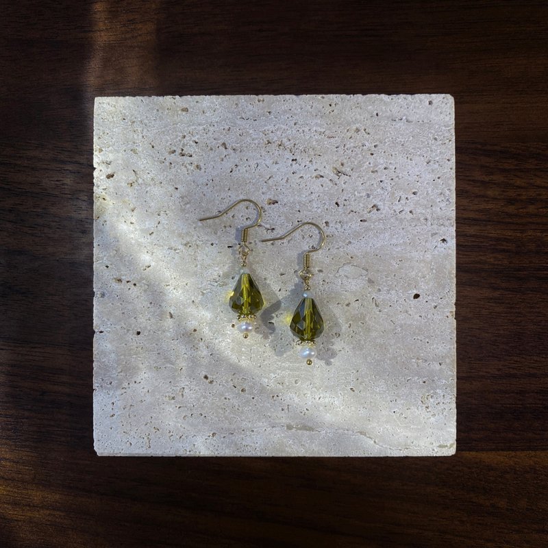 Atelier Pluton實驗序號 | PL420 - 耳環/耳夾/耳骨夾 - 玻璃 綠色