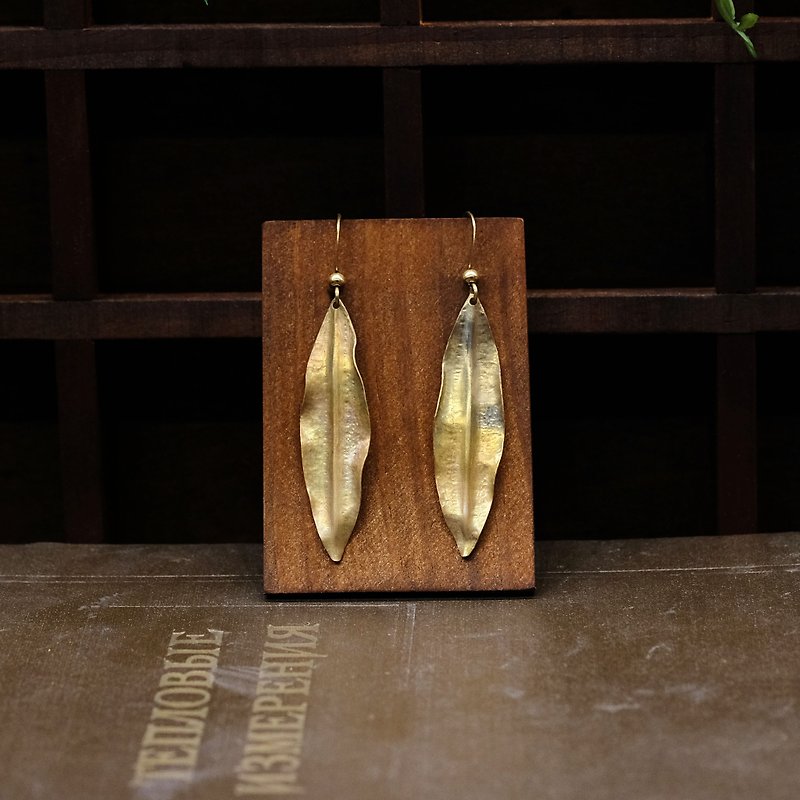 String Series Brass Hand Knock Leaves Dangle Earrings Ear Pins Ear Clips Without Piercings - Earrings & Clip-ons - Copper & Brass Gold
