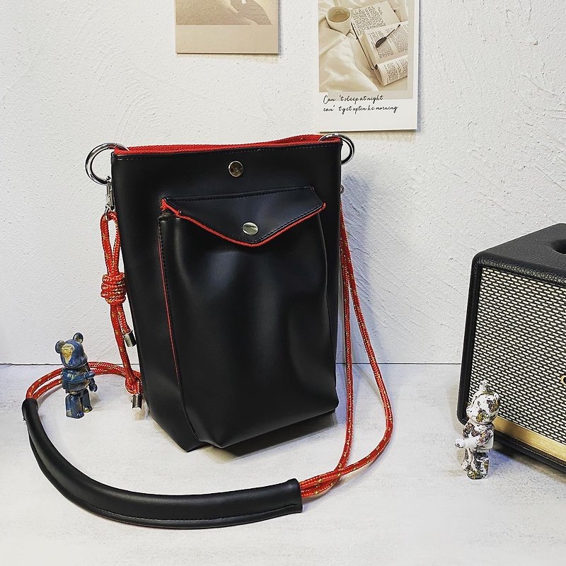 拼接撞色 運動科技 繩索水桶包-紅黑拚色 - 水桶包/束口袋 - 人造皮革 黑色